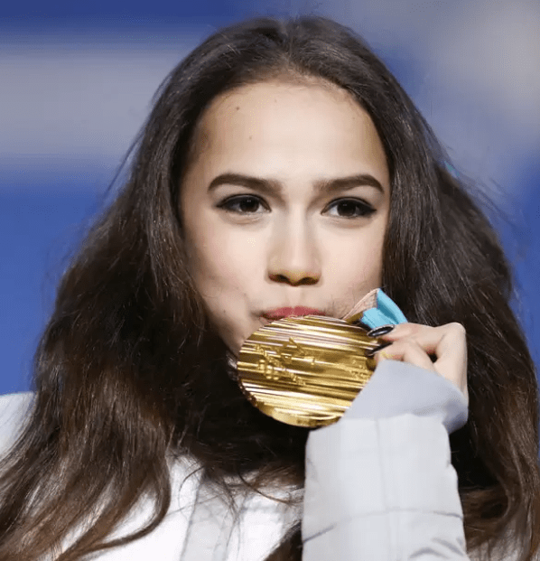 九游电脑版-包含转折点！广州队再遭质疑，欧冠国际比赛日攻防权衡，信心回归，临场指挥获称赞的词条-九游电脑版